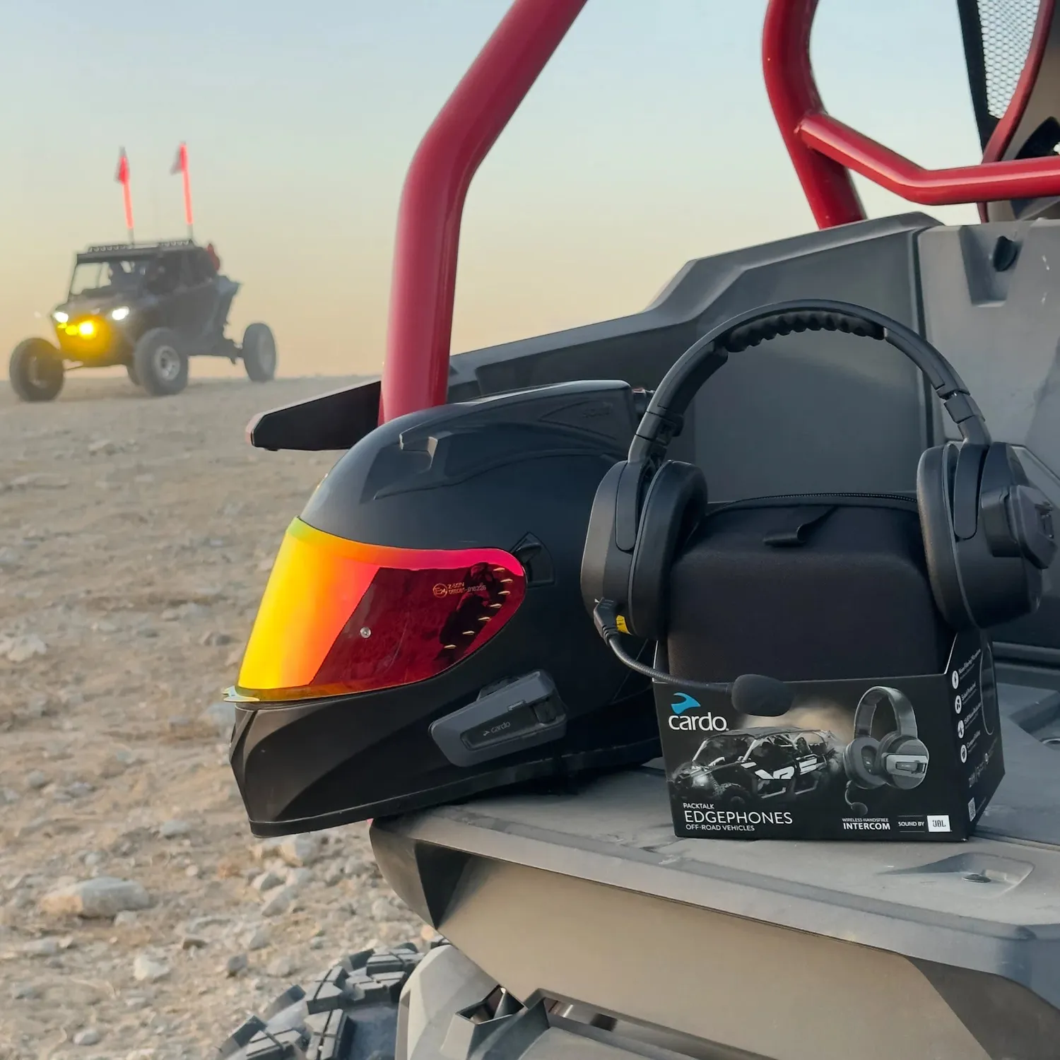 Cardo Packtalk Edgephones ORV Single + 2e helmkit bundel