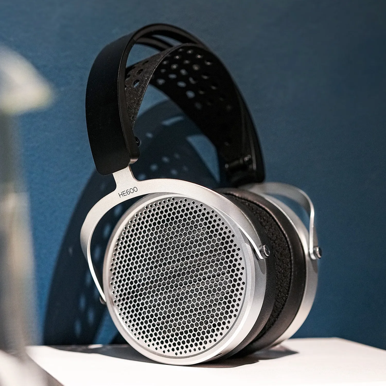 HIFIMAN HE600 koptelefoon open-box met ruimtelijk geluid
