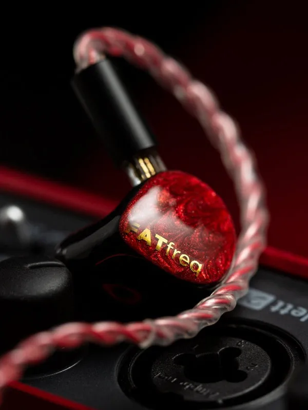 Fatfreq Scarlet Mini Universals in-ear oordopjes bas