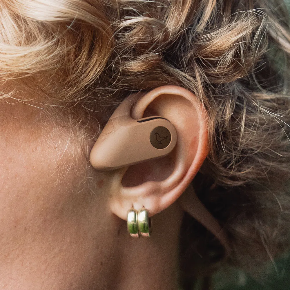 Libratone UP PANTONE open-ear oordopjes Mocha Mousse open ear